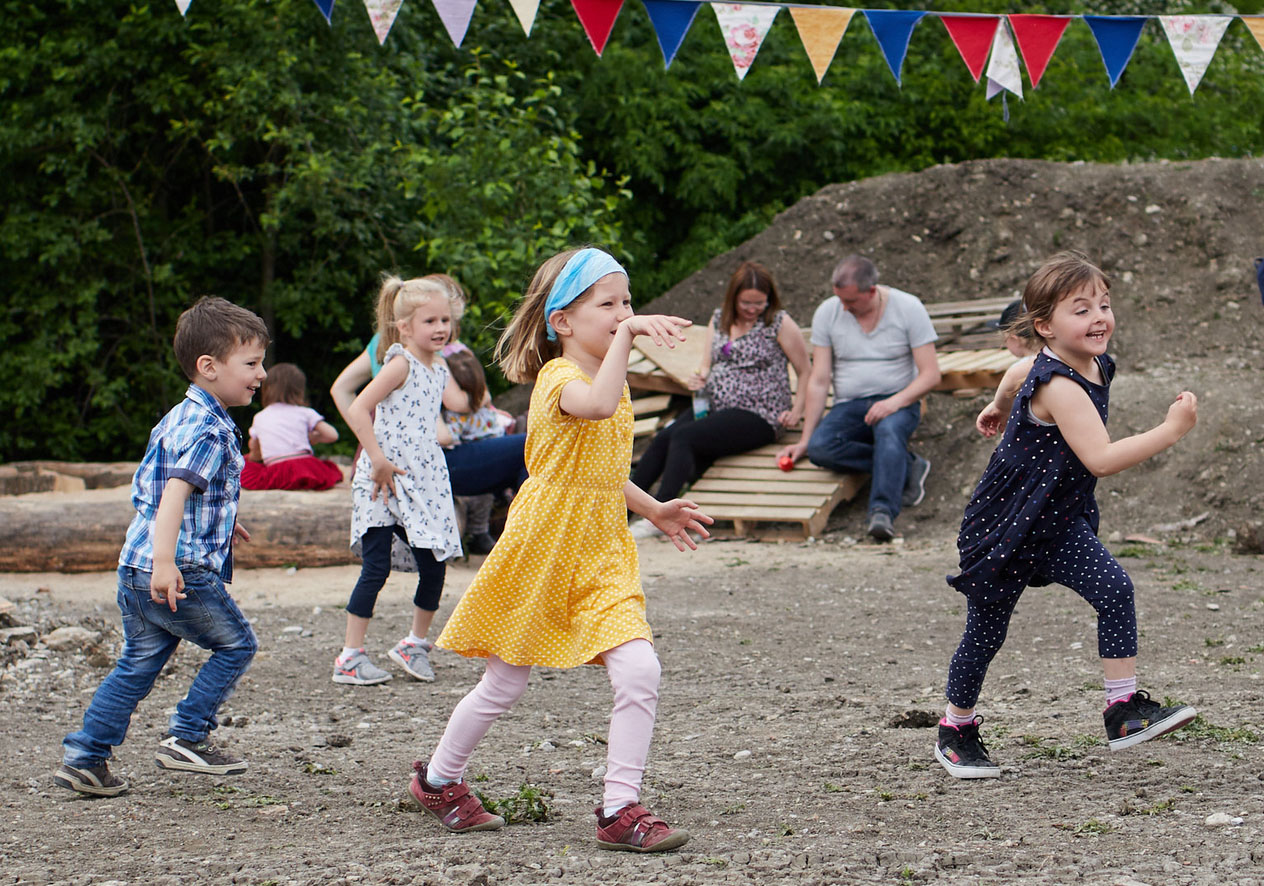 Einweihungsfeier neues Kindergartengebäude Einweihungsfeier neues Kindergartengebäude